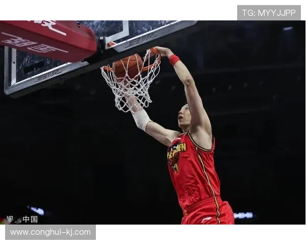 萨林杰高难度转身跳投连中14投11中砍下24分5篮板展现绝佳状态